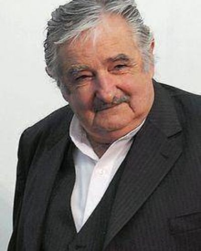 Uruguay: suben penas para funcionarios y legisladores que cometan delitos