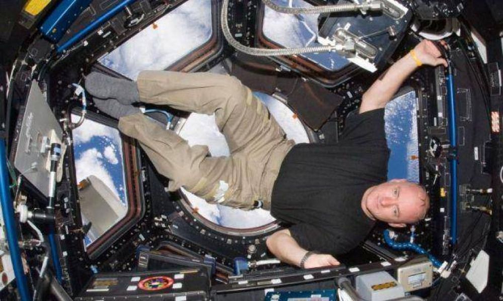  Dos astronautas veteranos pasar�n un a�o en el espacio