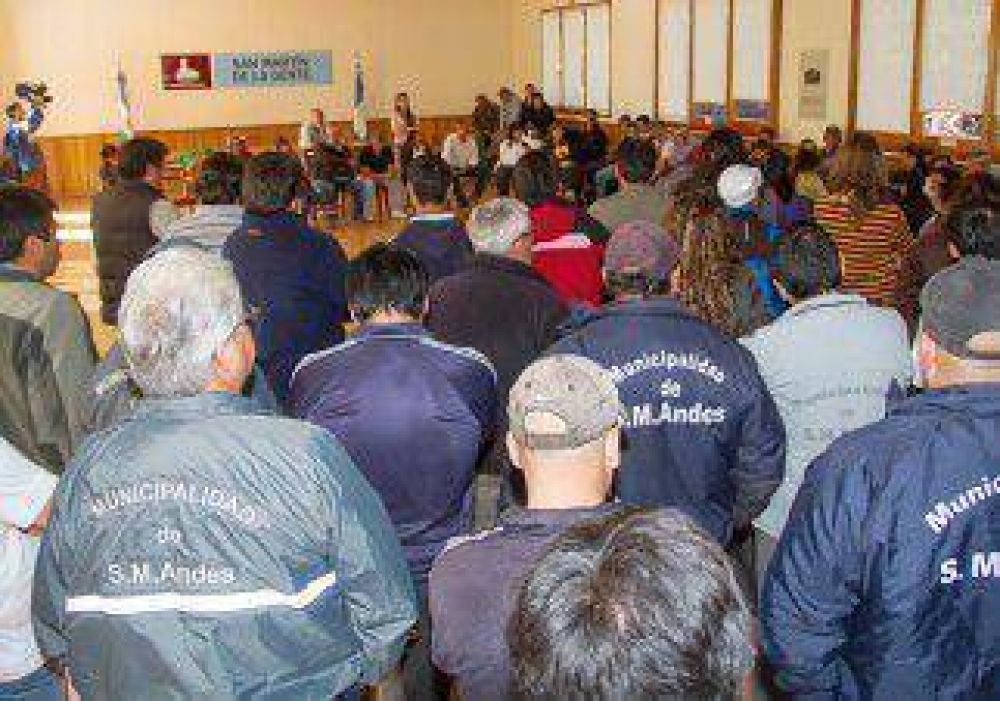 Reclamo de municipales por un bono navide�o 