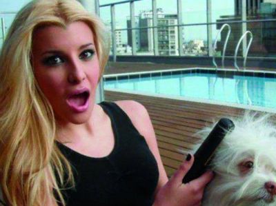 Charlotte Caniggia: Es un sue�o hacer teatro en Villa Carlos Paz