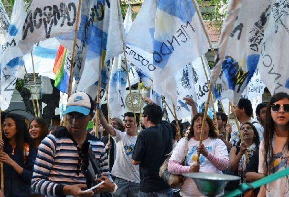 El kirchnerismo mendocino se prepara para salir a las calles por el 7D 