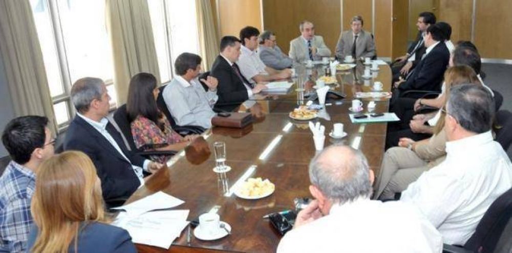El Presidente del NBCH, funcionarios de Gobierno y empresarios analizaron financiamiento de proyectos para el sector productivo