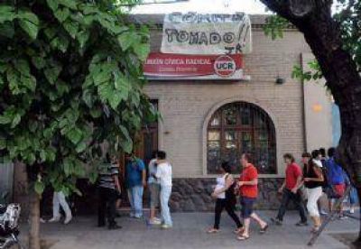 J�venes radicales tomaron el Comit� Provincial 