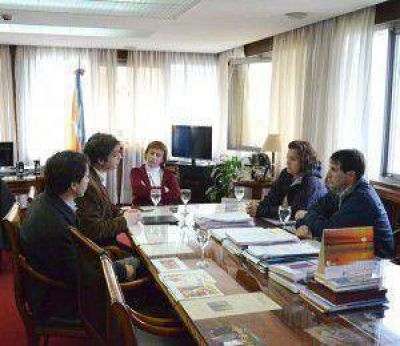Gobierno detall� a la productora Marian Remy las acciones implementadas para erradicar el castor americano