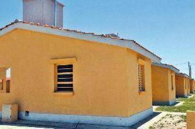 Zamora har� realidad el sue�o de la casa propia a 150 familias de la capital 