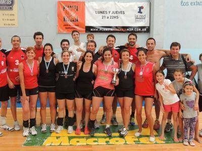 MAR CHIQUITA VOLEY SE CORON� CAMPE�N