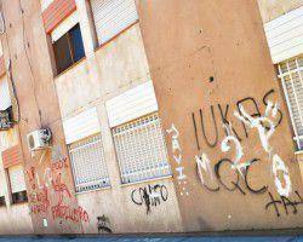 Vecinos del Eno� Bravo le reclaman al municipio por las 4 placitas del barrio