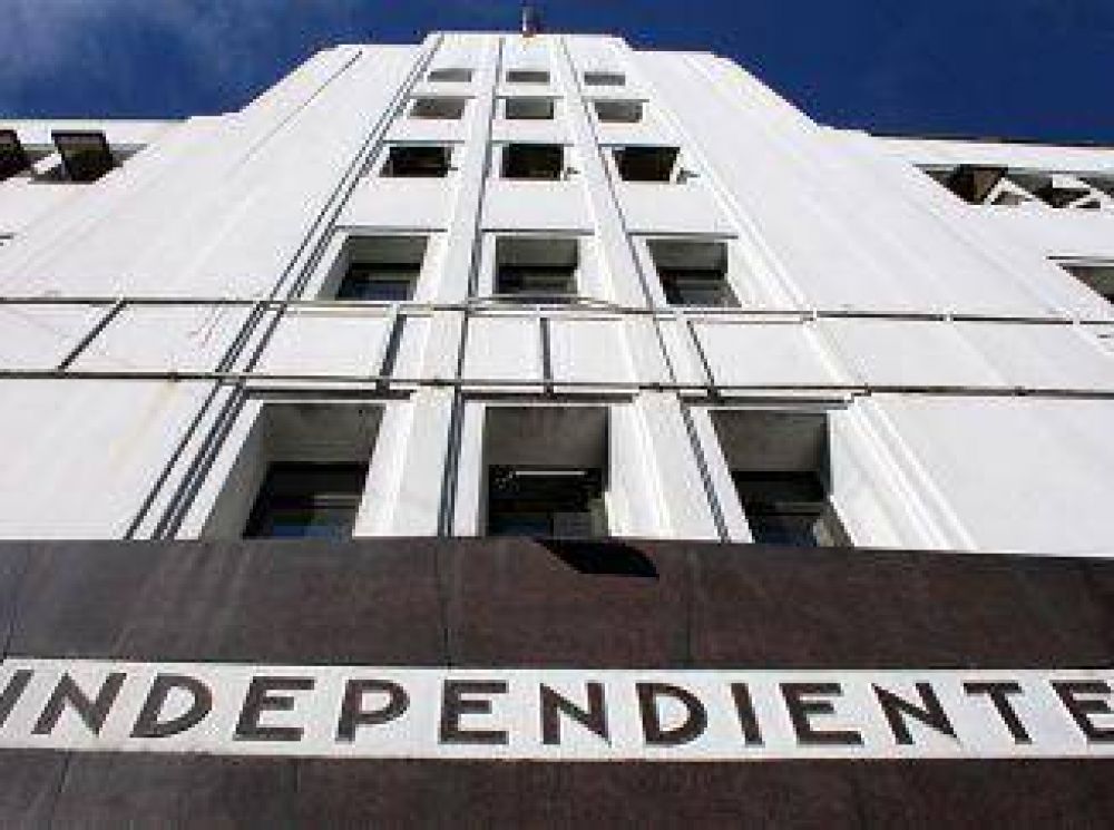 El Banco Macro, una constructora y la AFA, en su contra