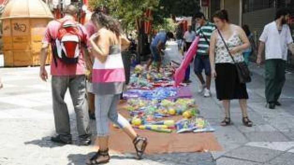 Las Fiestas llegan con la �falta de voluntad del Estado� para combatir la venta ilegal  