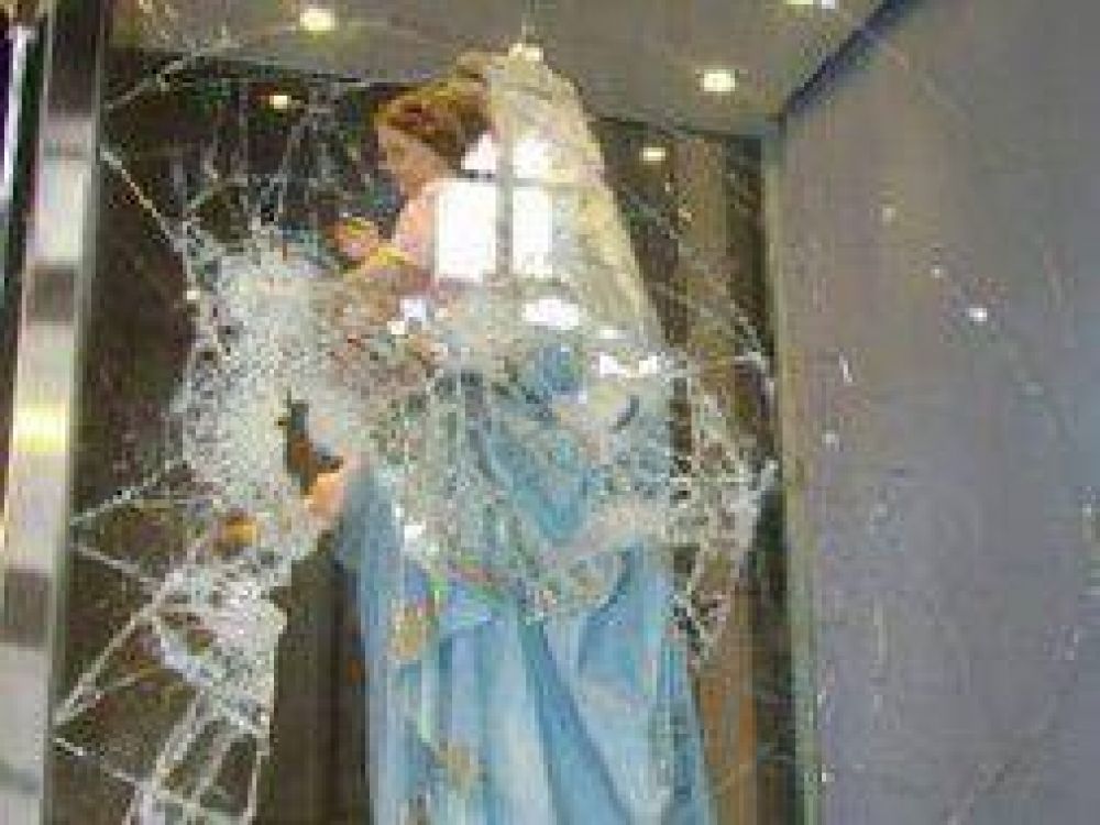 Dos menores detenidos por el robo de las coronas de la Virgen y de Jes�s