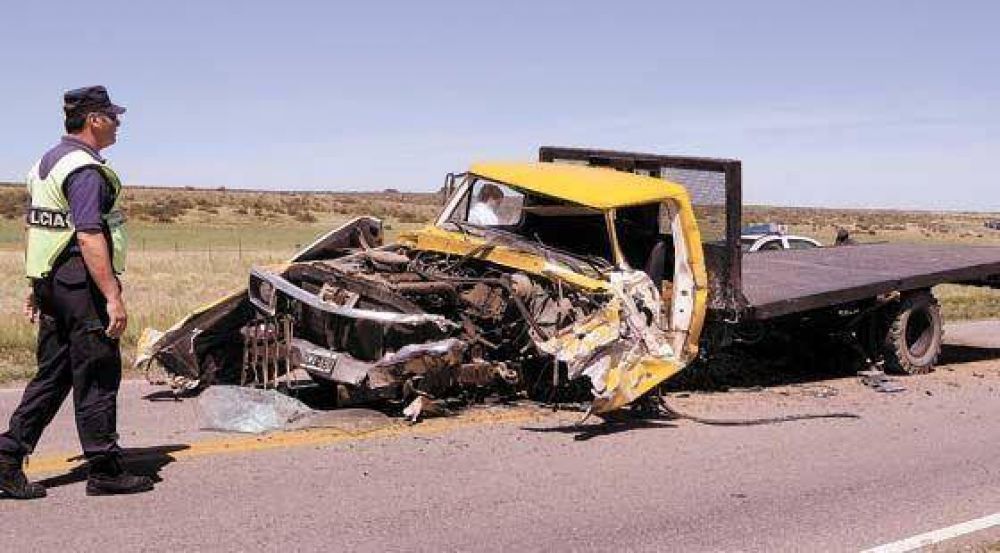 Chocaron dos camiones en la ruta nacional 33