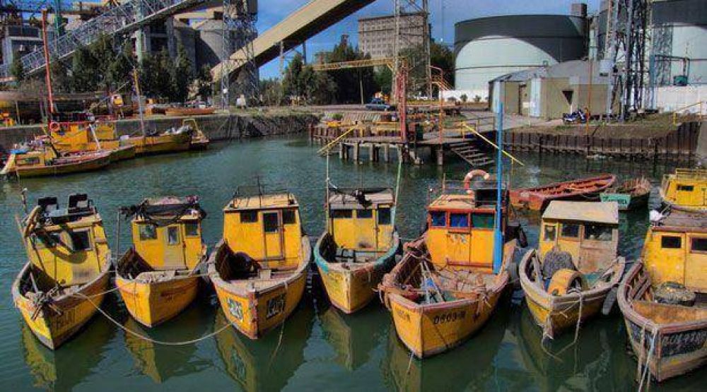 Pescadores artesanales: "La reconversi�n de la flota duerme en un escritorio y fue s�lo de palabra"