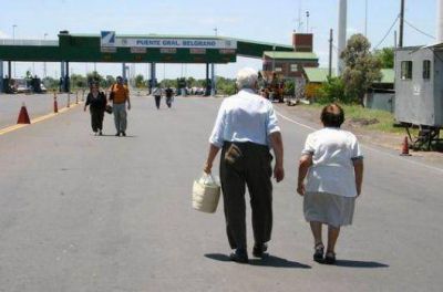Trabajadores mar�timos protestaron en el puente