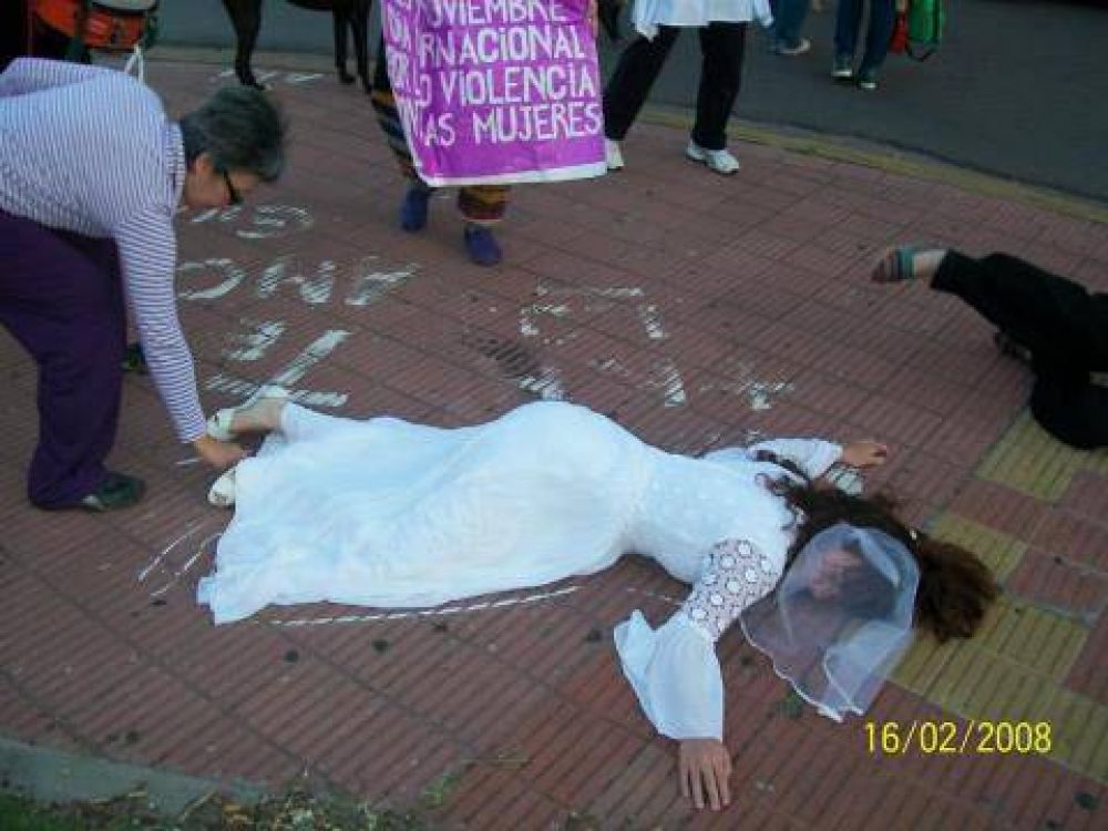 Se hizo una performance en el D�a contra la Violencia de G�nero
