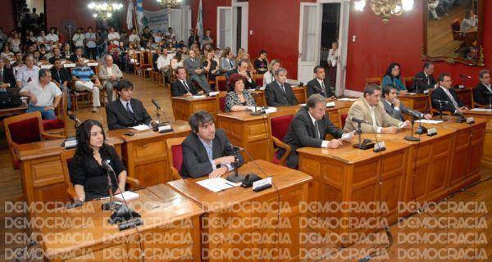 Jun�n: el Concejo distingue a entidades y personalidades