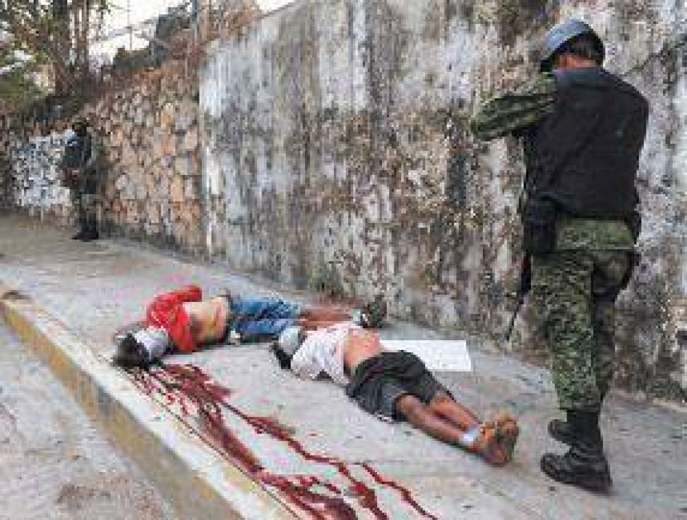 Calder�n se va y deja 100 mil muertos