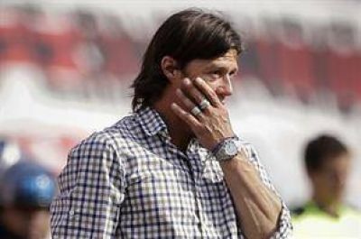 Punto final para Almeyda: por tel�fono, Passarella ech� al Pelado