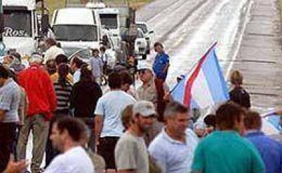 Siguen los cortes de ruta, a la espera del acto del Campo 