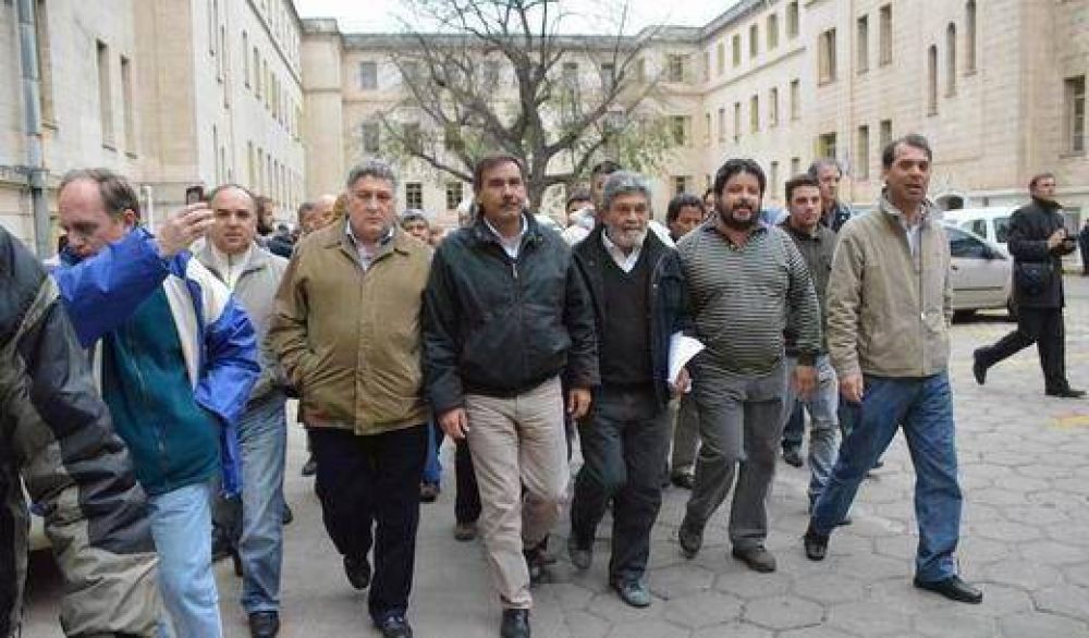Gremios solicitan a TSJ que se expida sobre el diferimento del aumento a pasivos