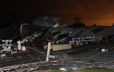Destrozos por fuertes vientos en el sur de C�rdoba capital