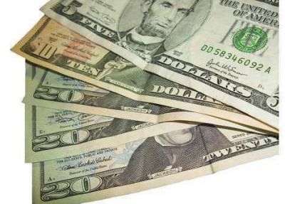 El d�lar escala a $ 3,71 en la city
