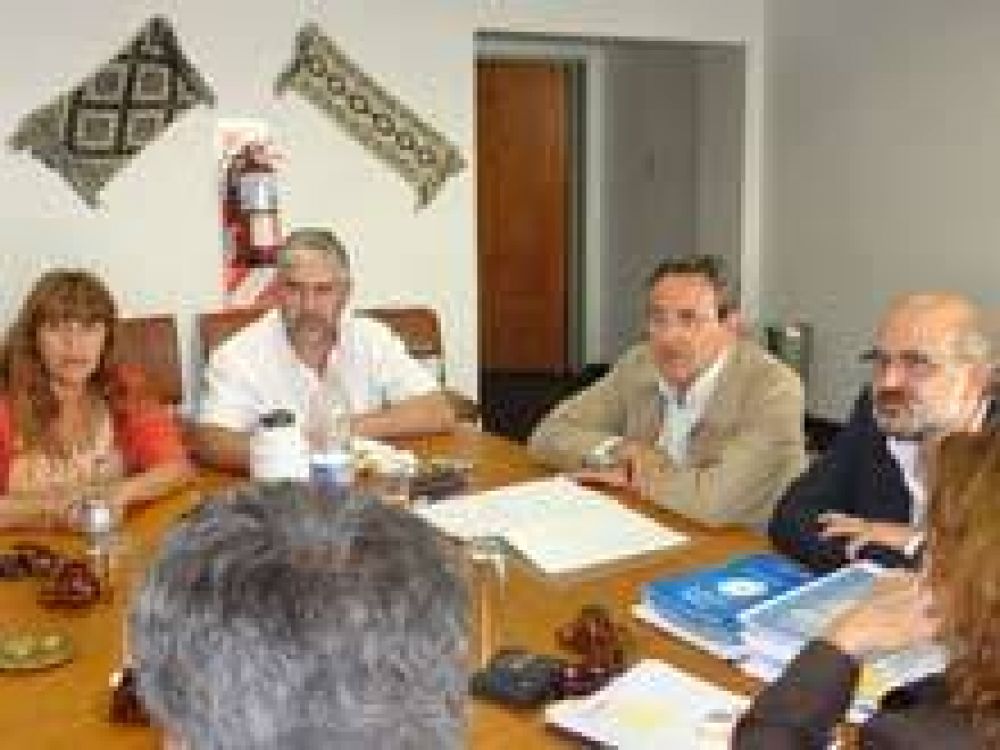 Mango y Diguez se reunieron con legisladores de la Alianza por nueva Ley Orgnica de Educacin