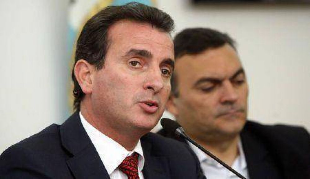 P�rez anuncia aumento del 14% en producci�n industrial y una baja del desempleo del 4,2%  
