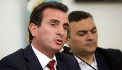P�rez anuncia aumento del 14% en producci�n industrial y una baja del desempleo del 4,2%  