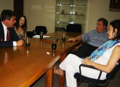 Funcionario del BICE con el ministro Mercado