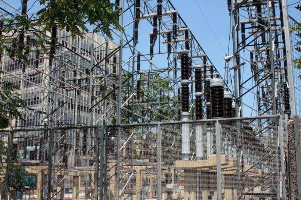 El Gobierno posterga los aumentos de la luz mientras la Naci�n acrecienta su influencia 