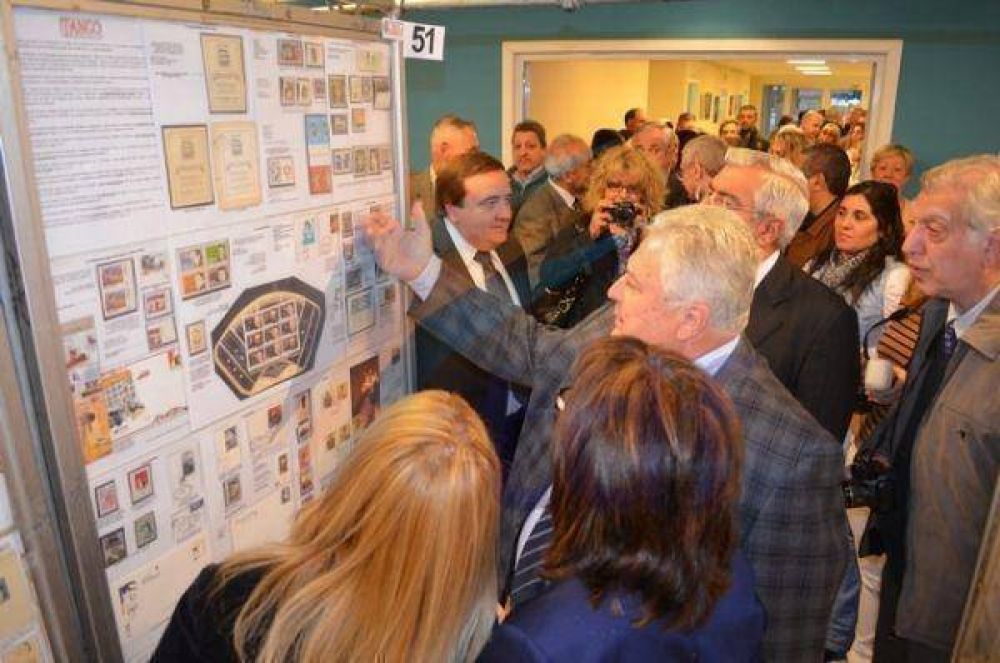 Comenz� en R�o Grande la exposici�n interamericana de filatelia