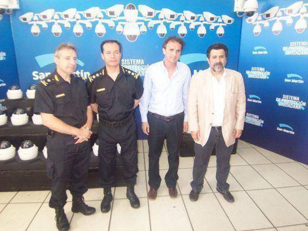 Katopodis present las nuevas 130 cmaras de seguridad para San Martn