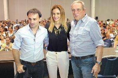Luciana Aymar, Diego Latorre y "El Loco" Traverso revolucionaron a Santiago 