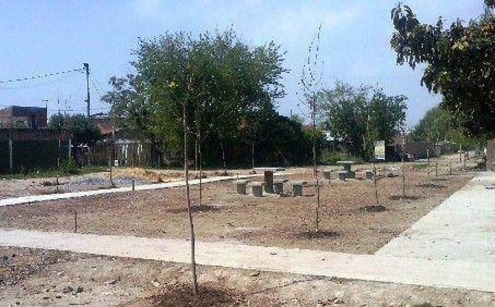 Avanzan Las Obras En La Plaza �La Tijereta�