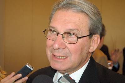 El Senado aprob� el reclamo de Guinle por aeropuertos chubutenses
