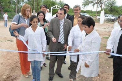 El vicegobernador inaugur� escuelas en los Departamentos Copo y Alberdi 