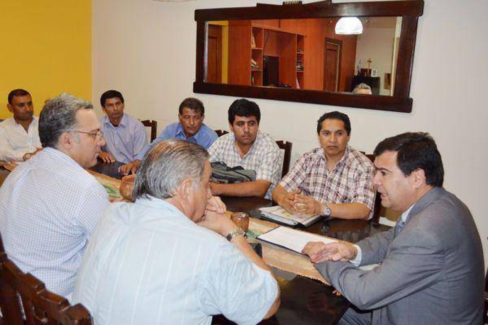 El ministro Gelid se entrevist� con comisionados del departamento Banda 