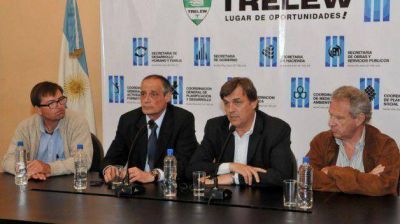 P�rez Cat�n encabez� la apertura de sobres oferta para la construcci�n de invern�culos