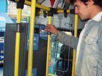 Piden que se pueda viajar gratis en colectivo con la tarjeta anterior