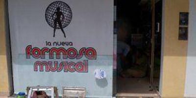 Roban local comercial a metros de Comisar�a