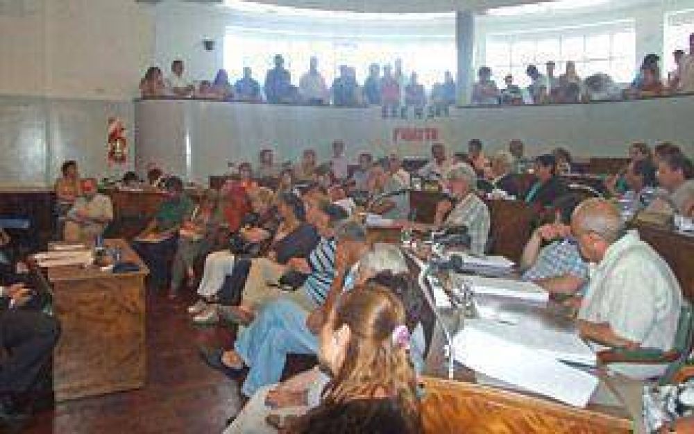 LOMAS: El Concejo aprob� el aumentos en las tasas y el Presupuesto