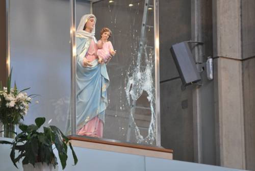 Confirman detenci�n de dos mayores de edad por robo de coronas