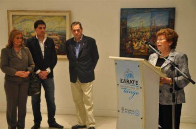 A�da Gaite inaugur� su exposici�n