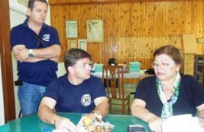 Patricia Rocca entreg� 5000 pesos a Bomberos