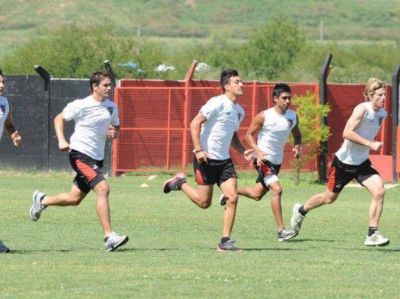 Newell's: Alcanz� el objetivo de engrosar el promedio y se cay� en el final