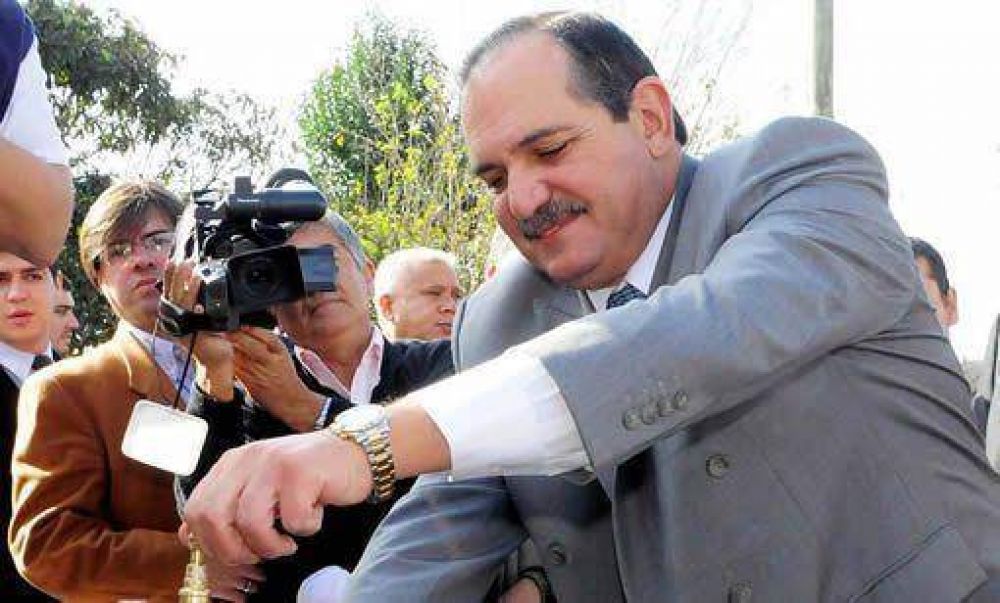 Repudio de Alperovich y Beatr�z Rojk�s a la denuncia de Clar�n 
