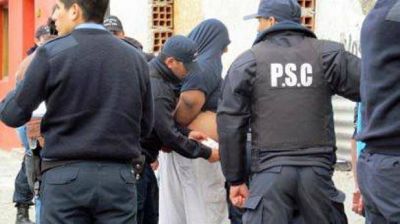 Disparos, un apu�alado y cuatro detenidos tras pelea entre familias