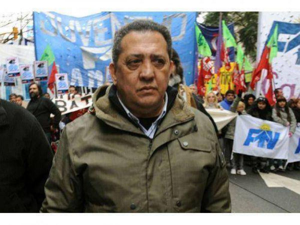 D'El�a le pega a Scioli, la DOS devuelve