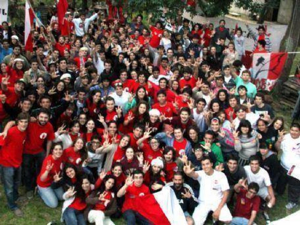 Violencia en la convenci�n nacional de la UCR: La Juventud Radical en Lucha neg� su participaci�n en los hechos