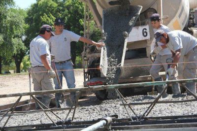 Pavimentaci�n: Avanzan las obras en el sector del Lago G�emes y Villa Piazza